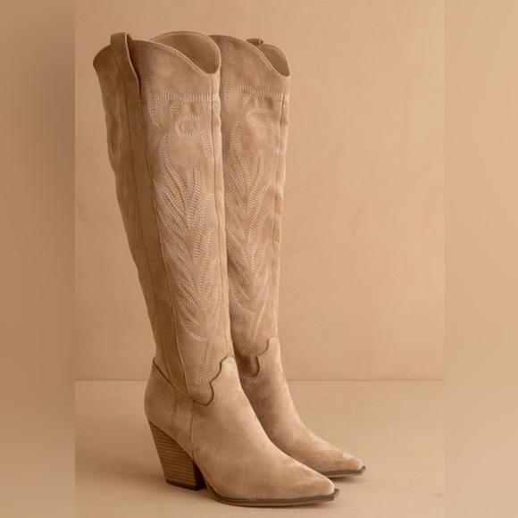 Classic cowboy embroidery on a leather cowboy boot knee high - Picture 5 of 15